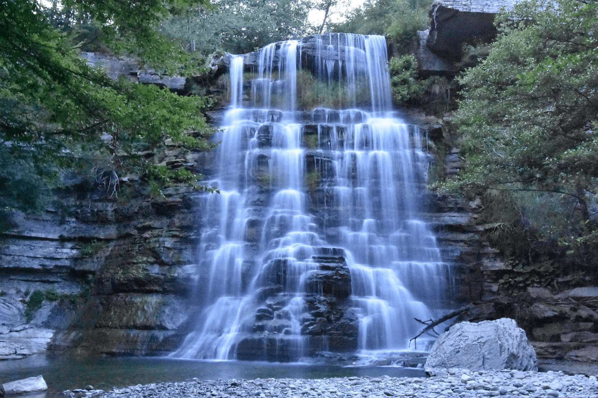 Le Cascate di Alferello: un tesoro nascosto dell’Appennino Romagnol