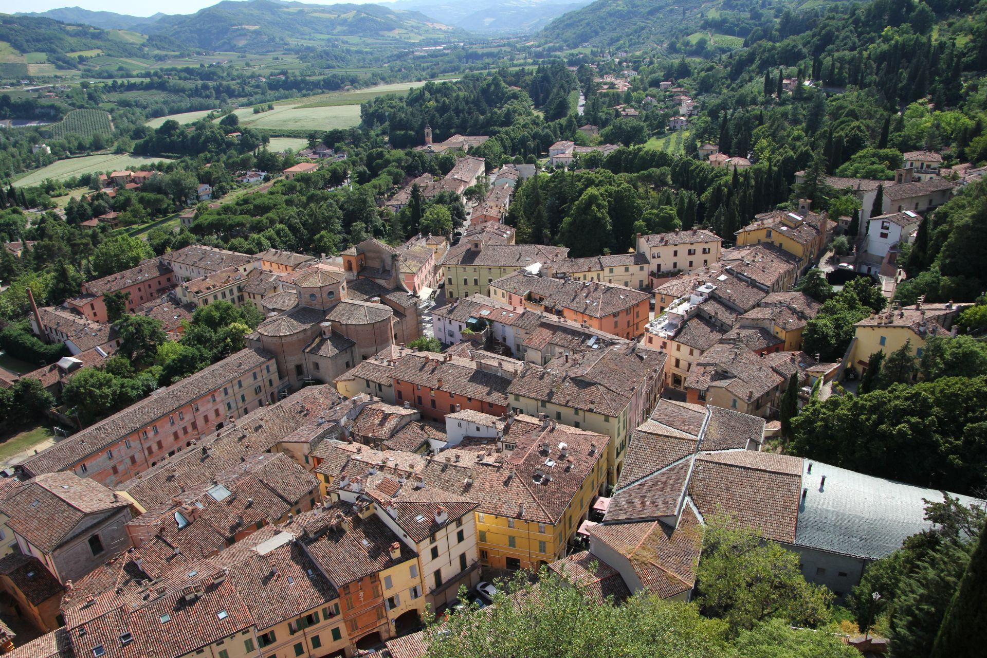 Brisighella: un gioiello medievale tra colline, storia e tradizioni